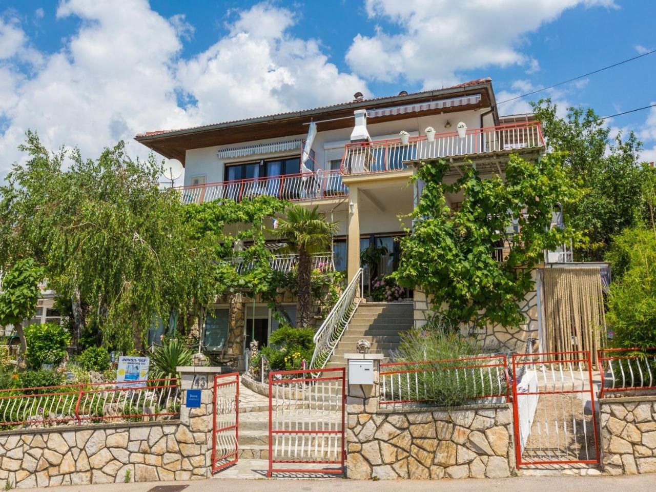 Apartments Susanne Новий Винодольський Екстер'єр фото