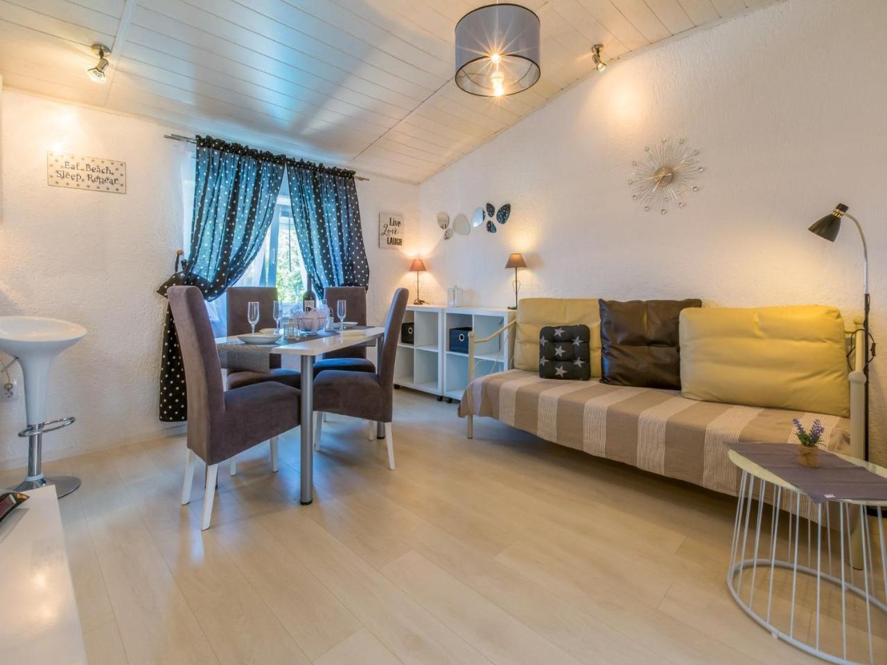 Apartments Susanne Новий Винодольський Екстер'єр фото