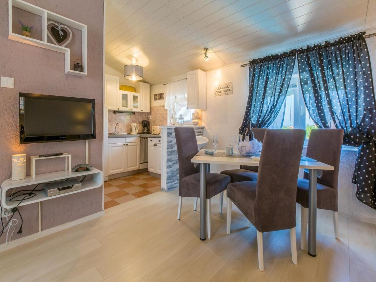 Apartments Susanne Новий Винодольський Екстер'єр фото